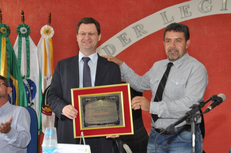 Câmara de Vereadores de Rio Bonito do Iguaçu ConcedeTítulo deCidadão Honorário a Nilton Bezerra Guedes