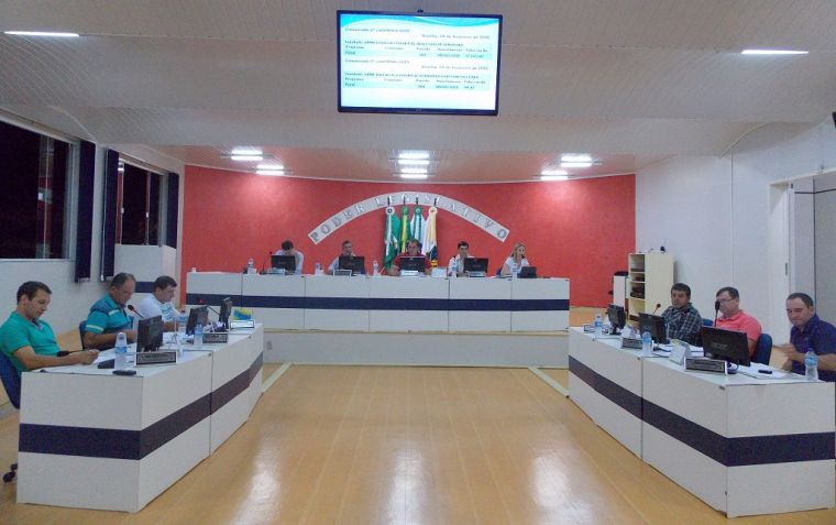 Convênio da Associação da Melhor Idade e abertura de credito para o executivo são aprovados por unanimidade.