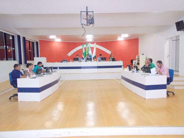 PLENÁRIO APROVA PEDIDOS DE INFORMAÇÕES E SOLICITAÇÕES DE AUTORIA DOS VEREADORES